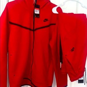 Red nike fleece tech